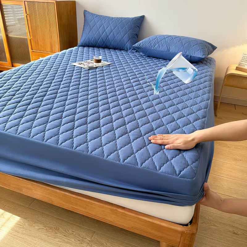 Waterproof Mattress Protector — Fitted, Noiseless & Breathable