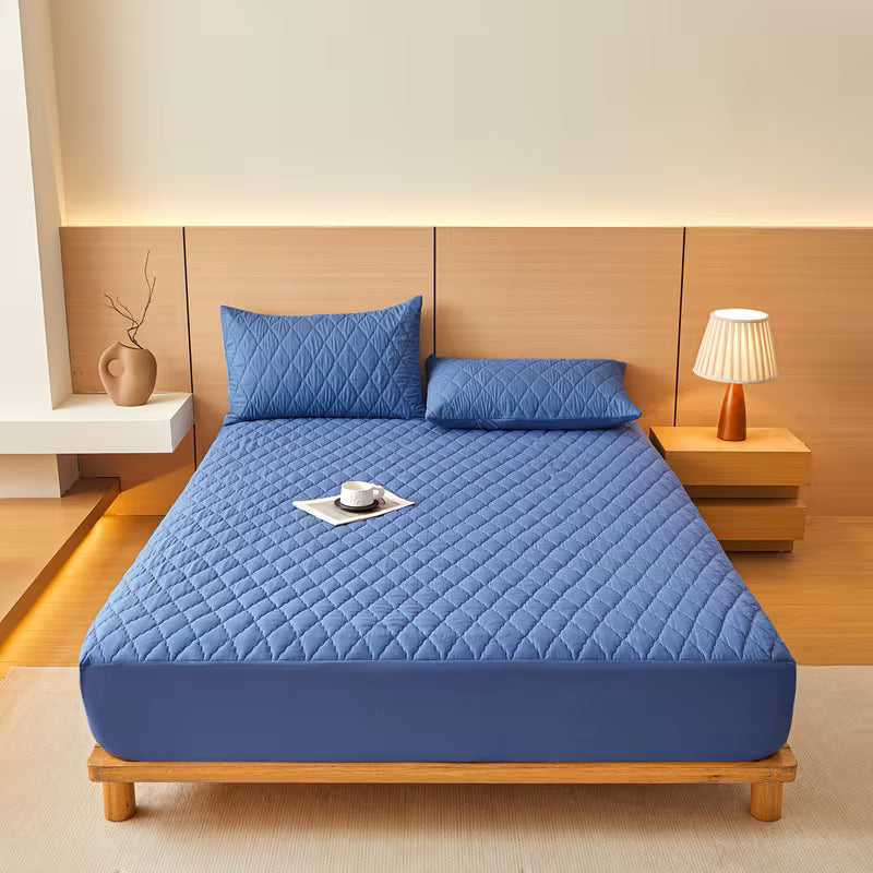 Waterproof Mattress Protector — Fitted, Noiseless & Breathable
