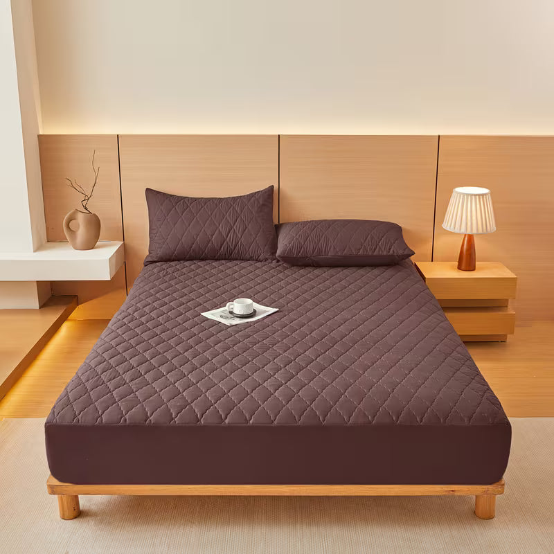 Waterproof Mattress Protector — Fitted, Noiseless & Breathable