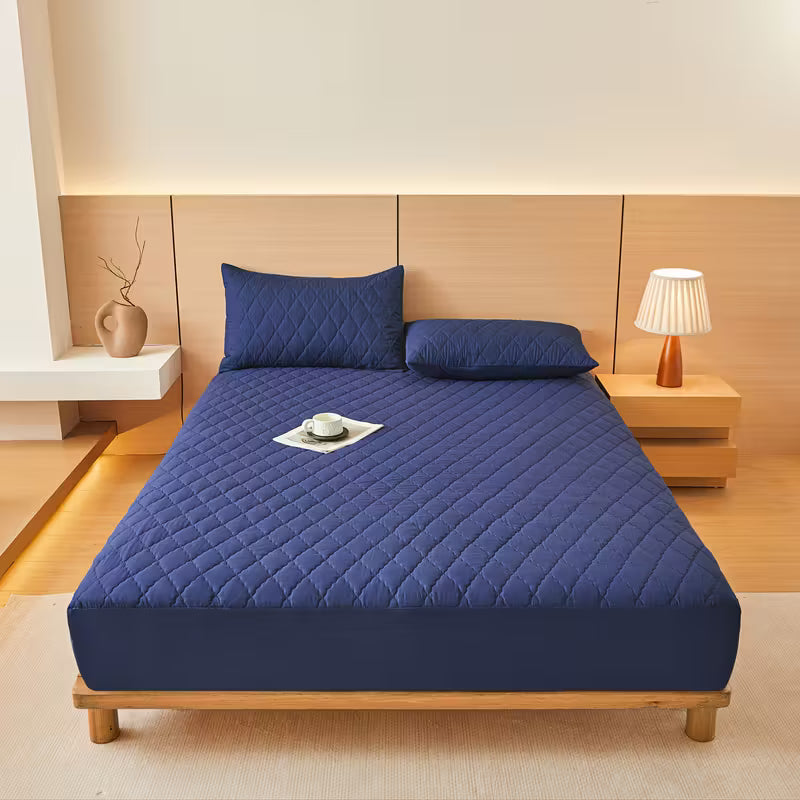 Waterproof Mattress Protector — Fitted, Noiseless & Breathable