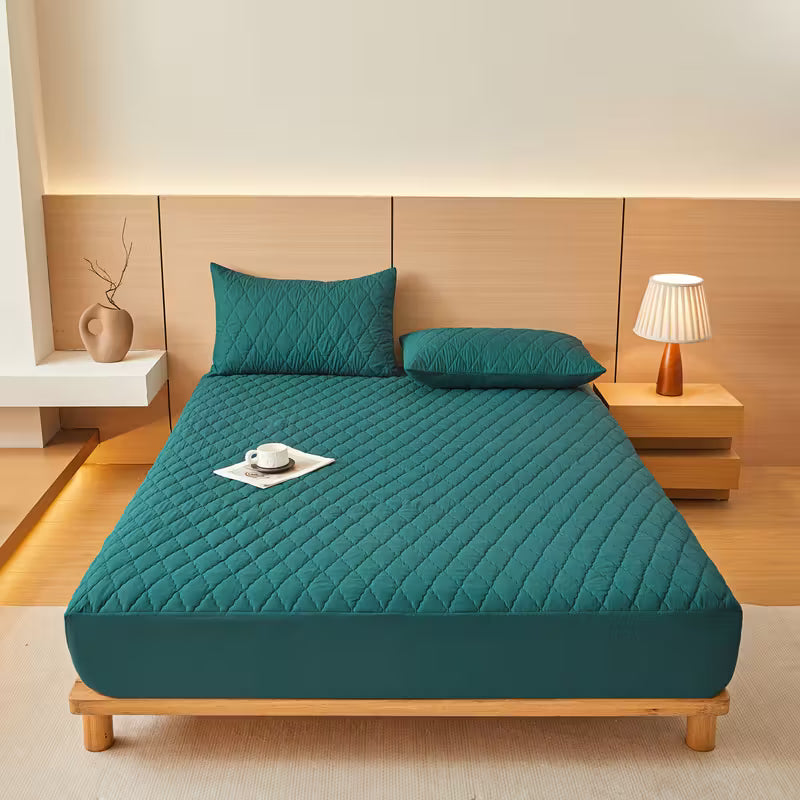 Waterproof Mattress Protector — Fitted, Noiseless & Breathable