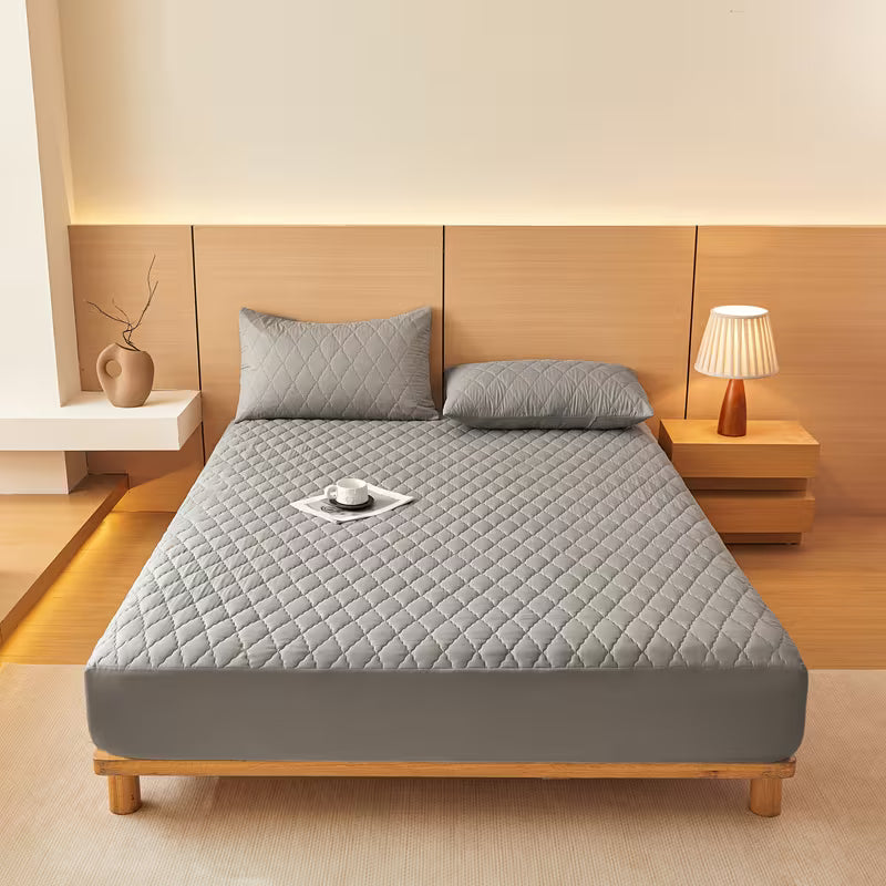 Waterproof Mattress Protector — Fitted, Noiseless & Breathable