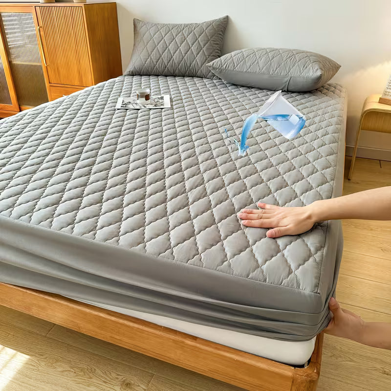 Waterproof Mattress Protector — Fitted, Noiseless & Breathable